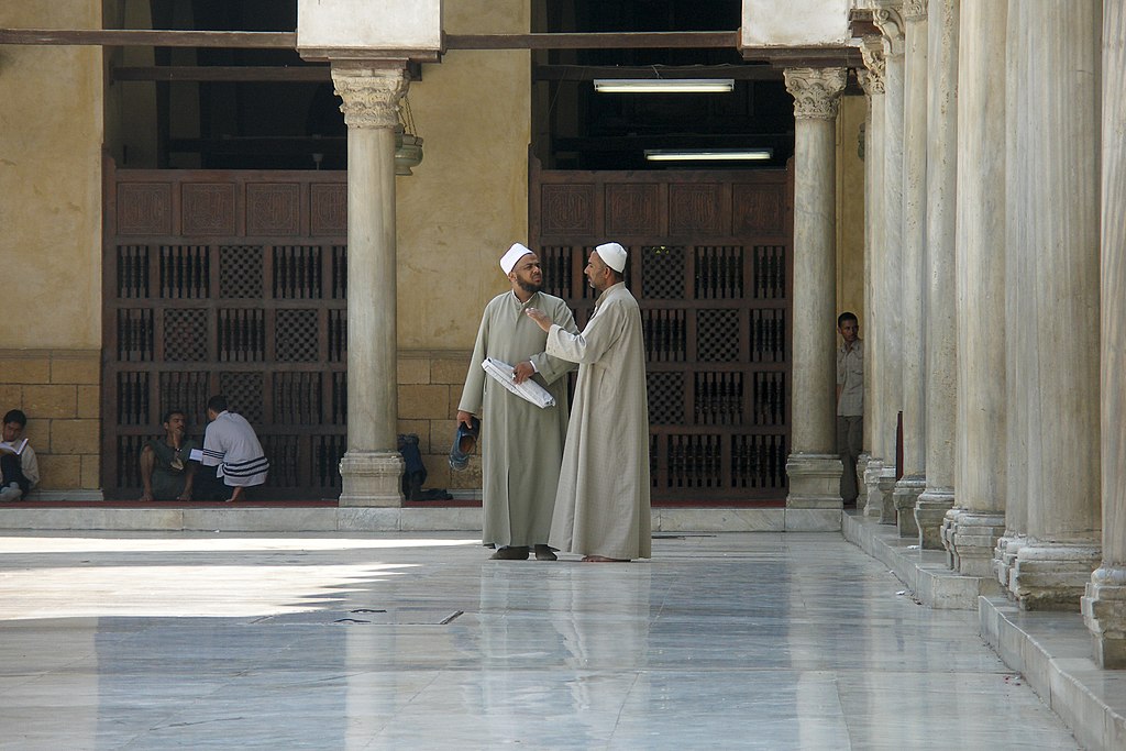 1024px Egypt Cairo Islamic scholars in the courtyard of Al Azhar University