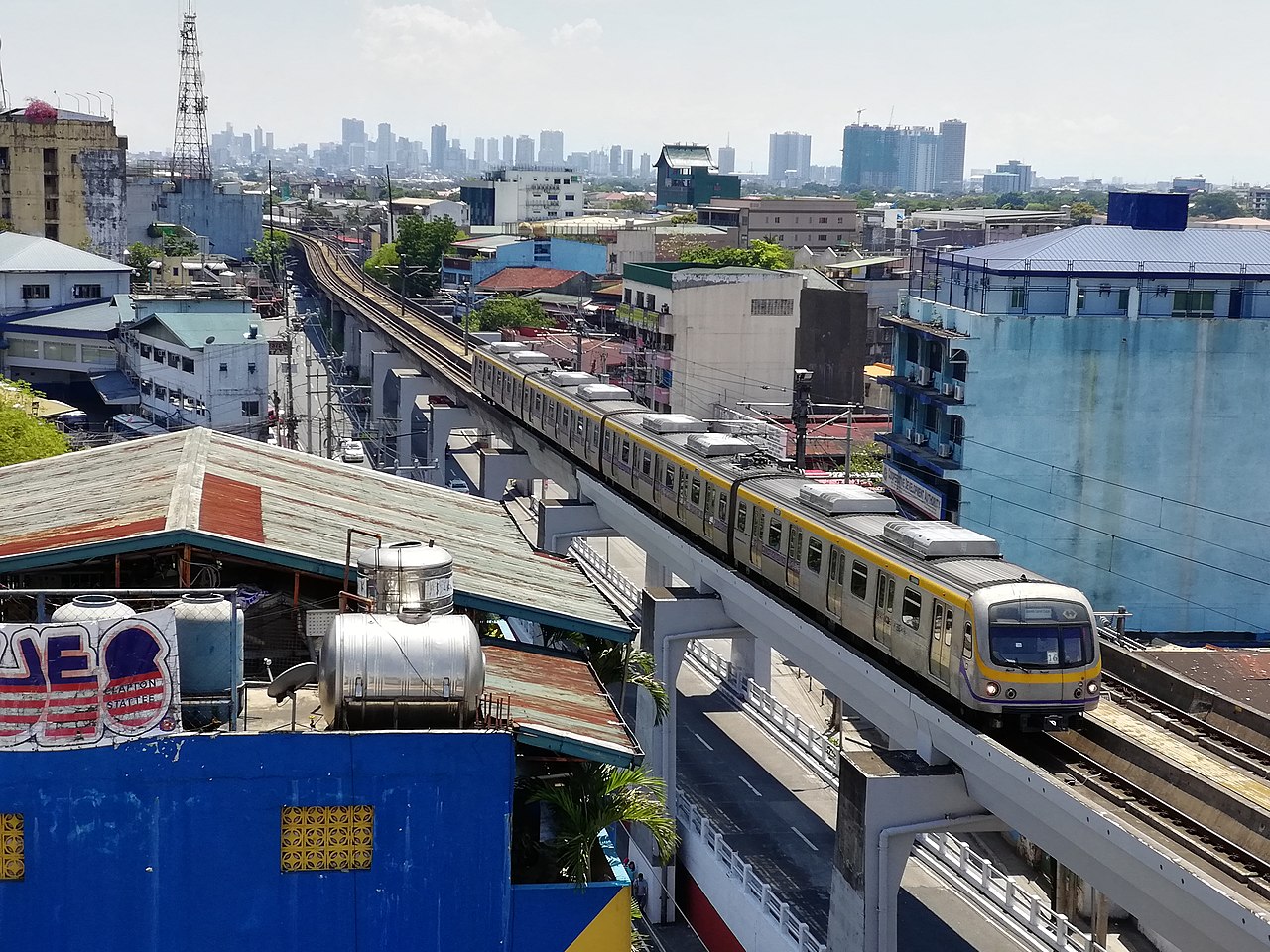 1280px Manila Line 2 train towards Araneta Center Cubao station