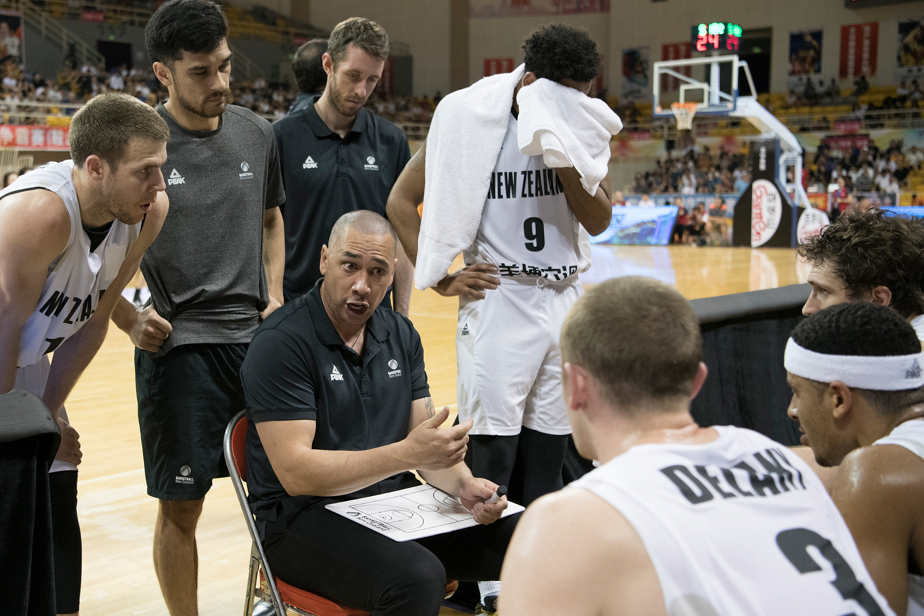 ACKNOWLEDGE NZOC Paul Henare Coach 2
