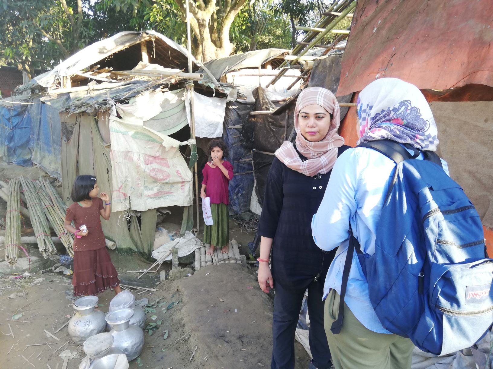Jo speaks with Eve in Rohingya refugee camp