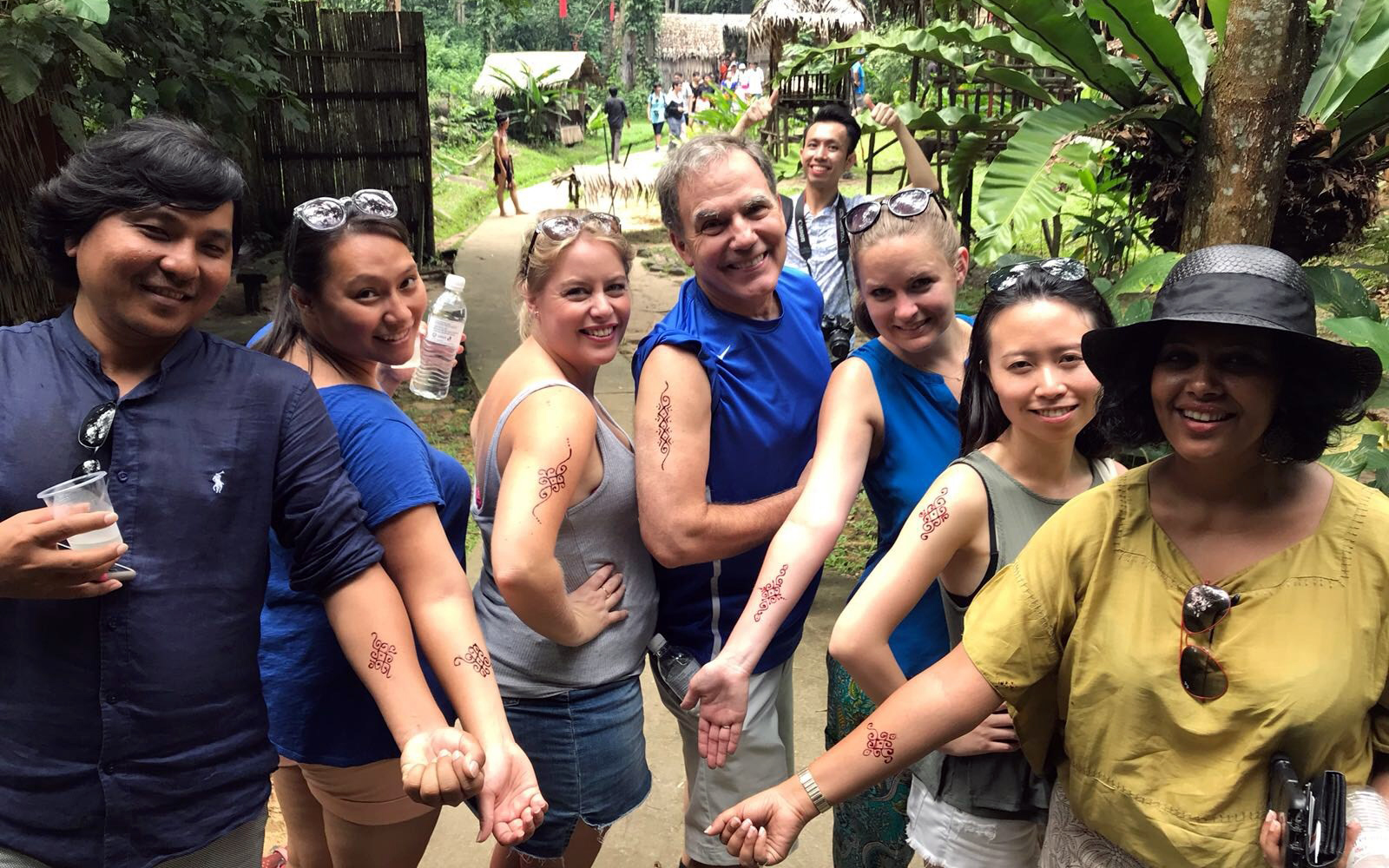 Katie Bradford and 2018 Jefferson Fellows at Marimari village in Sabah Malaysia