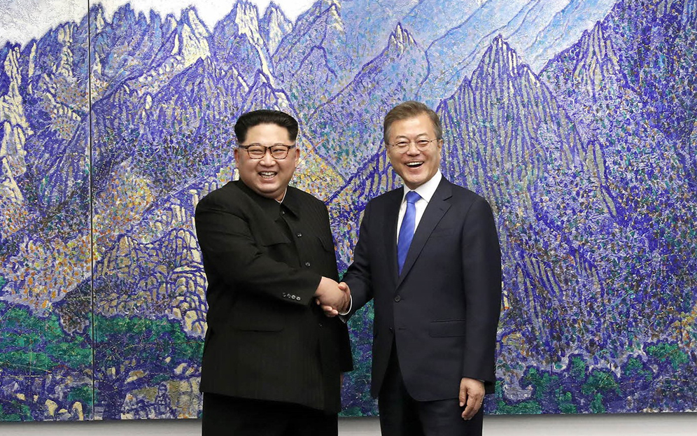 Kim Jong-un and Moon Jae-in. (Photo: Blue House)