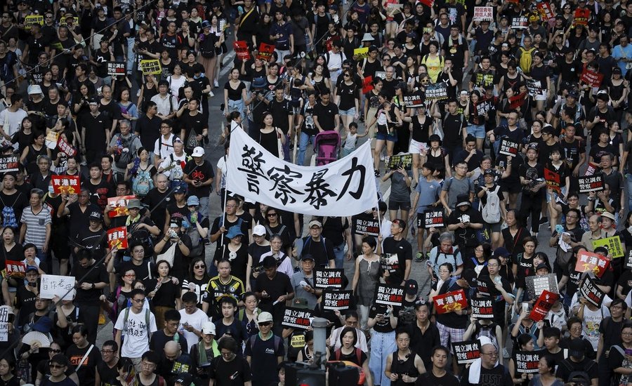 whats happening in hong kong a break down of the current political situation through art 900x450 c