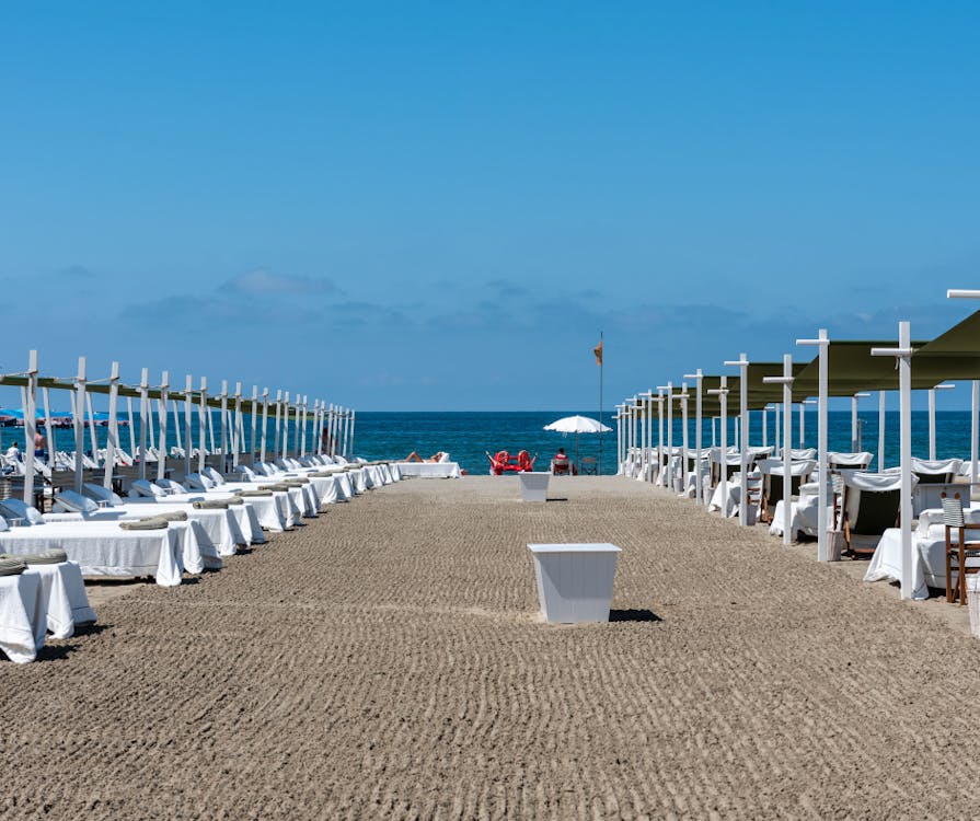 Spiaggia con mare