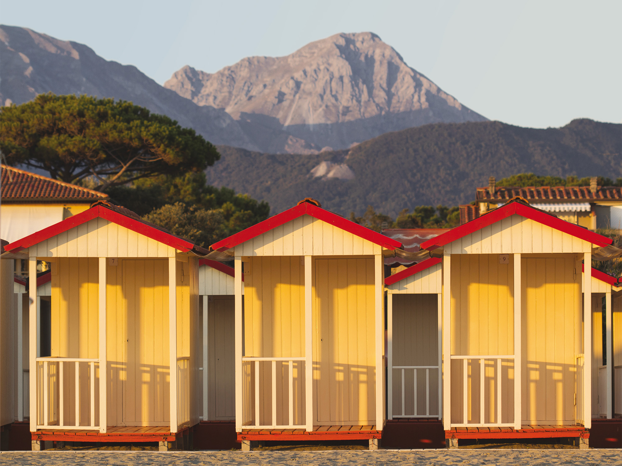 Le tipiche cabine della spiaggia di Forte dei Marmi