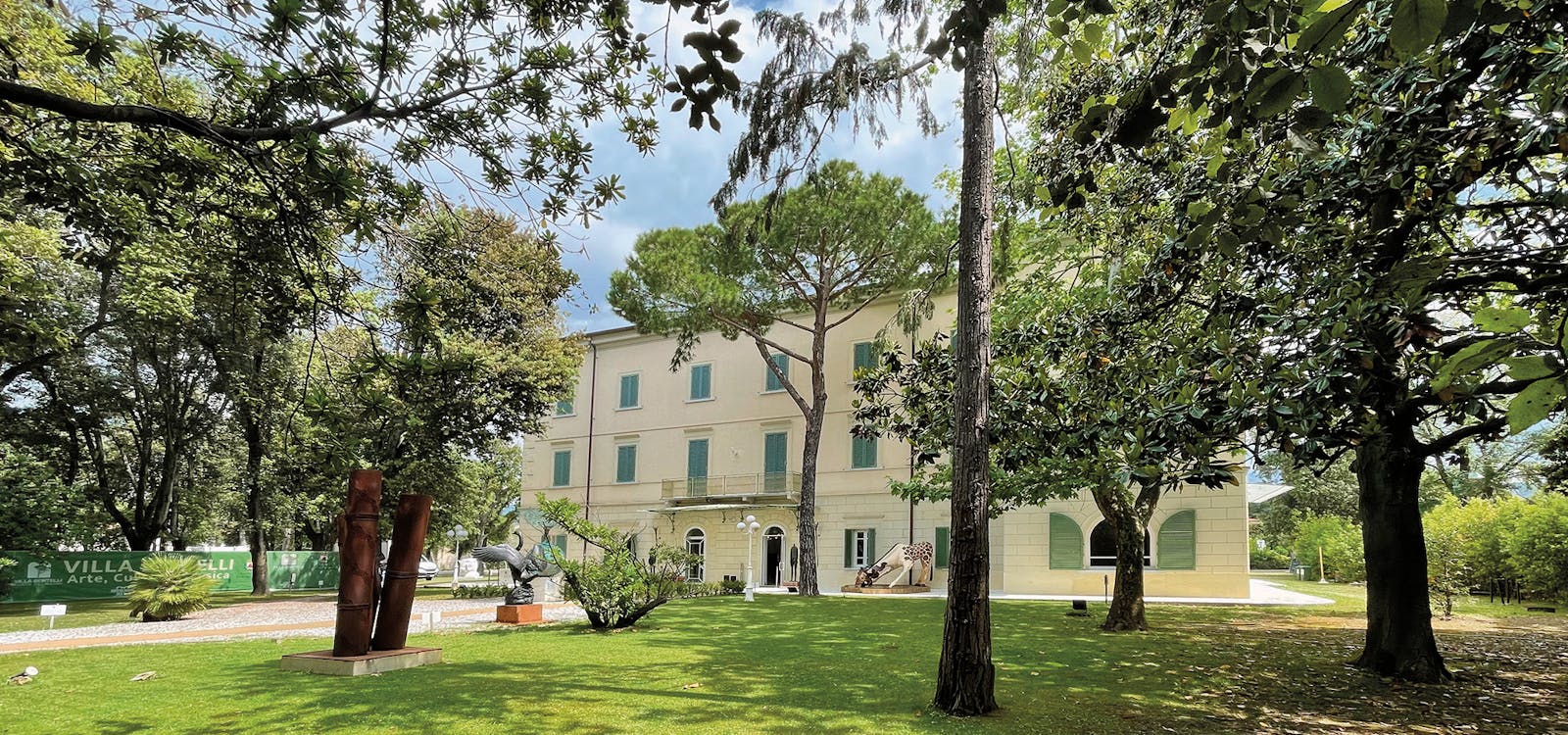 Villa Bertelli a Vittoria Apuana (Forte dei Marmi) Villa Bertelli a Vittoria Apuana (Forte dei Marmi)