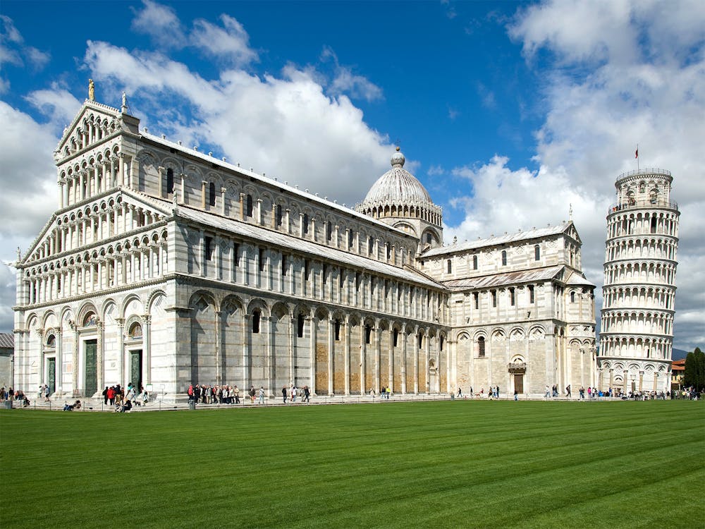 La piazza del Duomo di Pisa