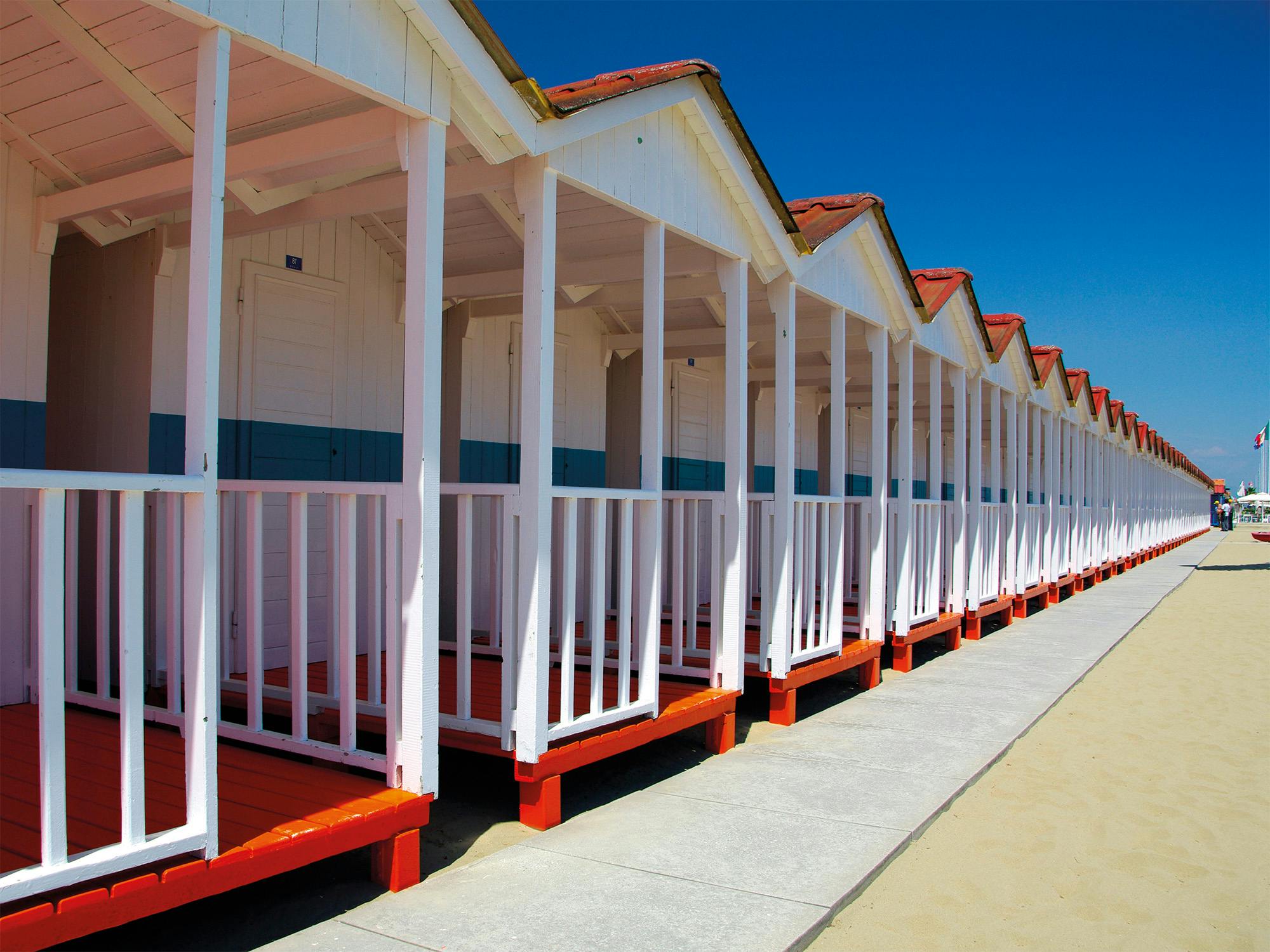 Le tipiche cabine della spiaggia di Forte dei Marmi