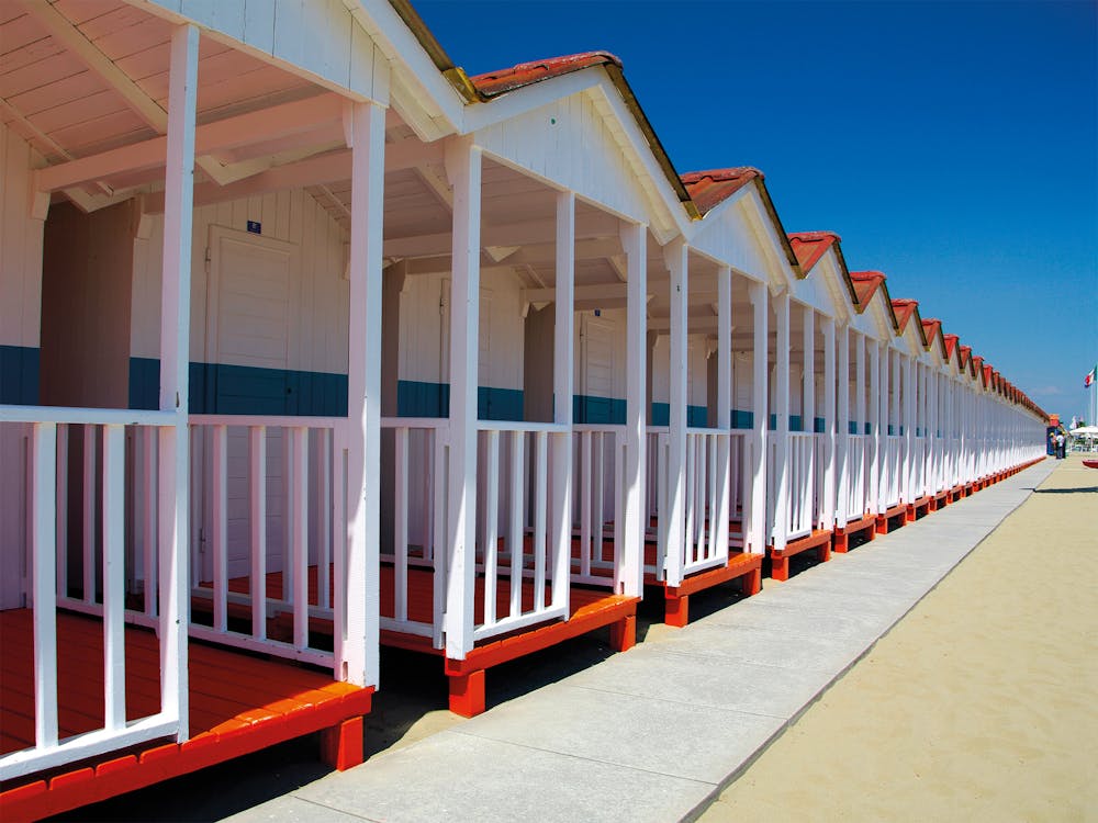 Le tipiche cabine della spiaggia di Forte dei Marmi