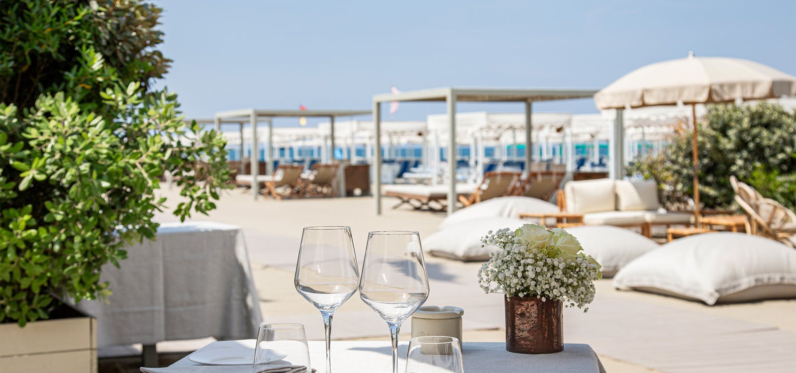 Servizi di prim'ordine in spiaggia a Forte dei Marmi Servizi di prim'ordine in spiaggia a Forte dei Marmi