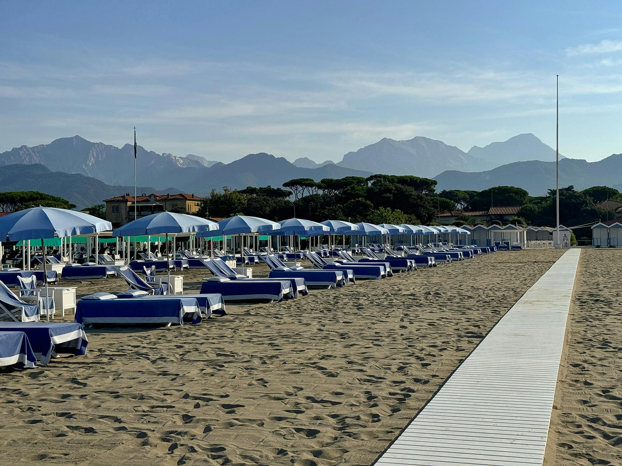 Tutto pronto per l'arrivo dei bagnanti