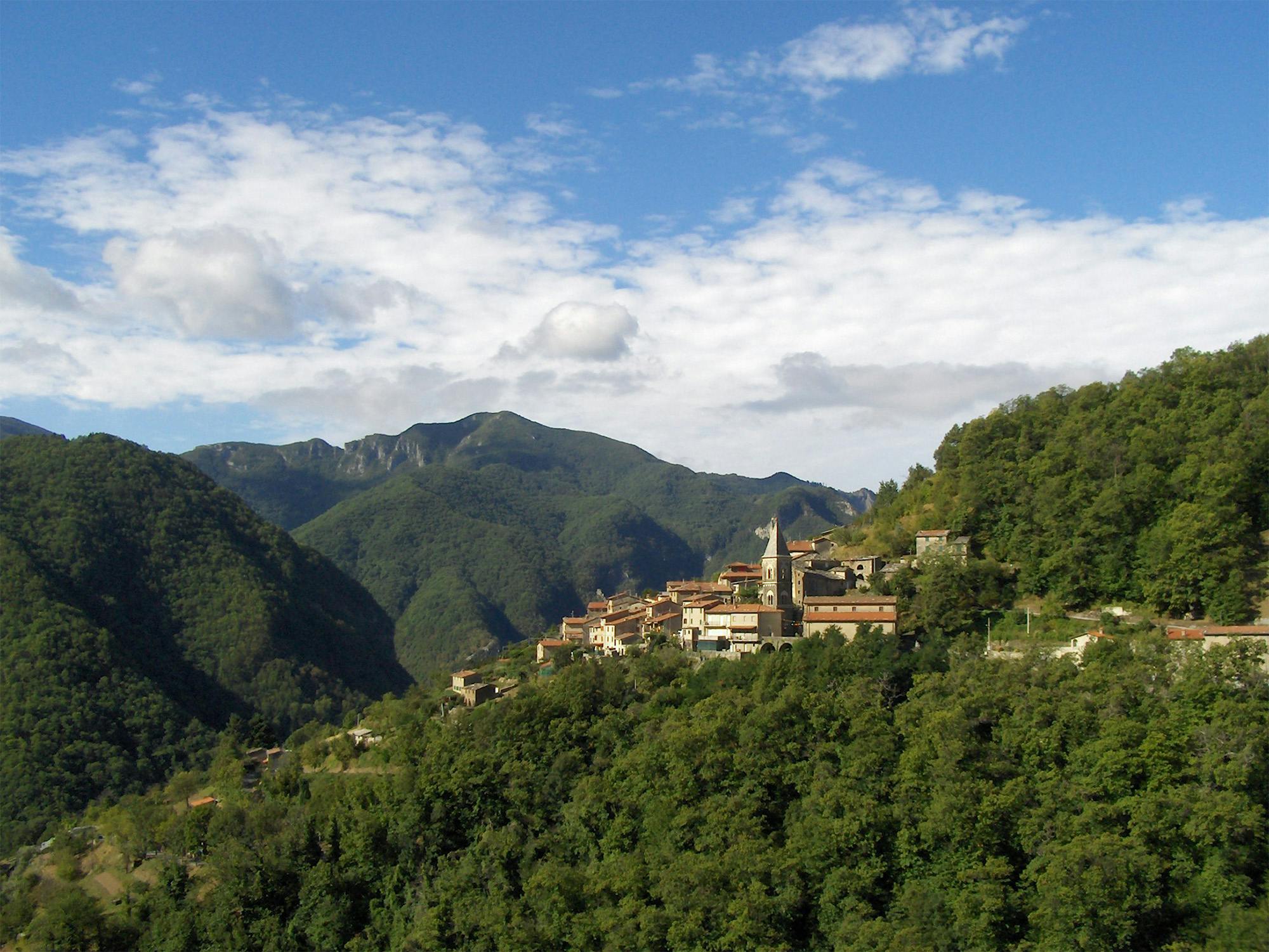 Un suggestivo scorcio del paesino di Volegno