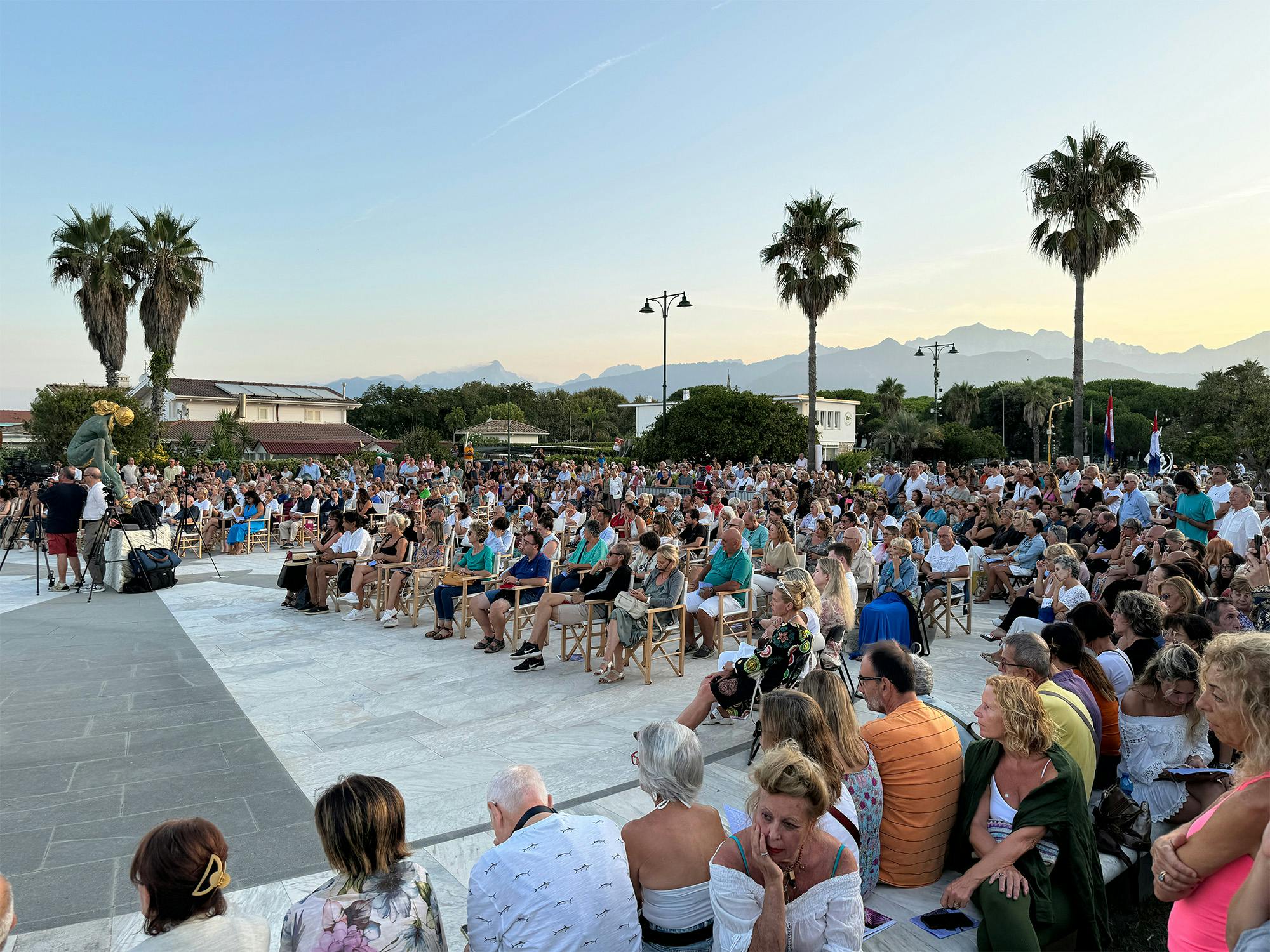 Concerto all'alba sul pontile di  Forte dei Marmi nel giorno di Ferragosto