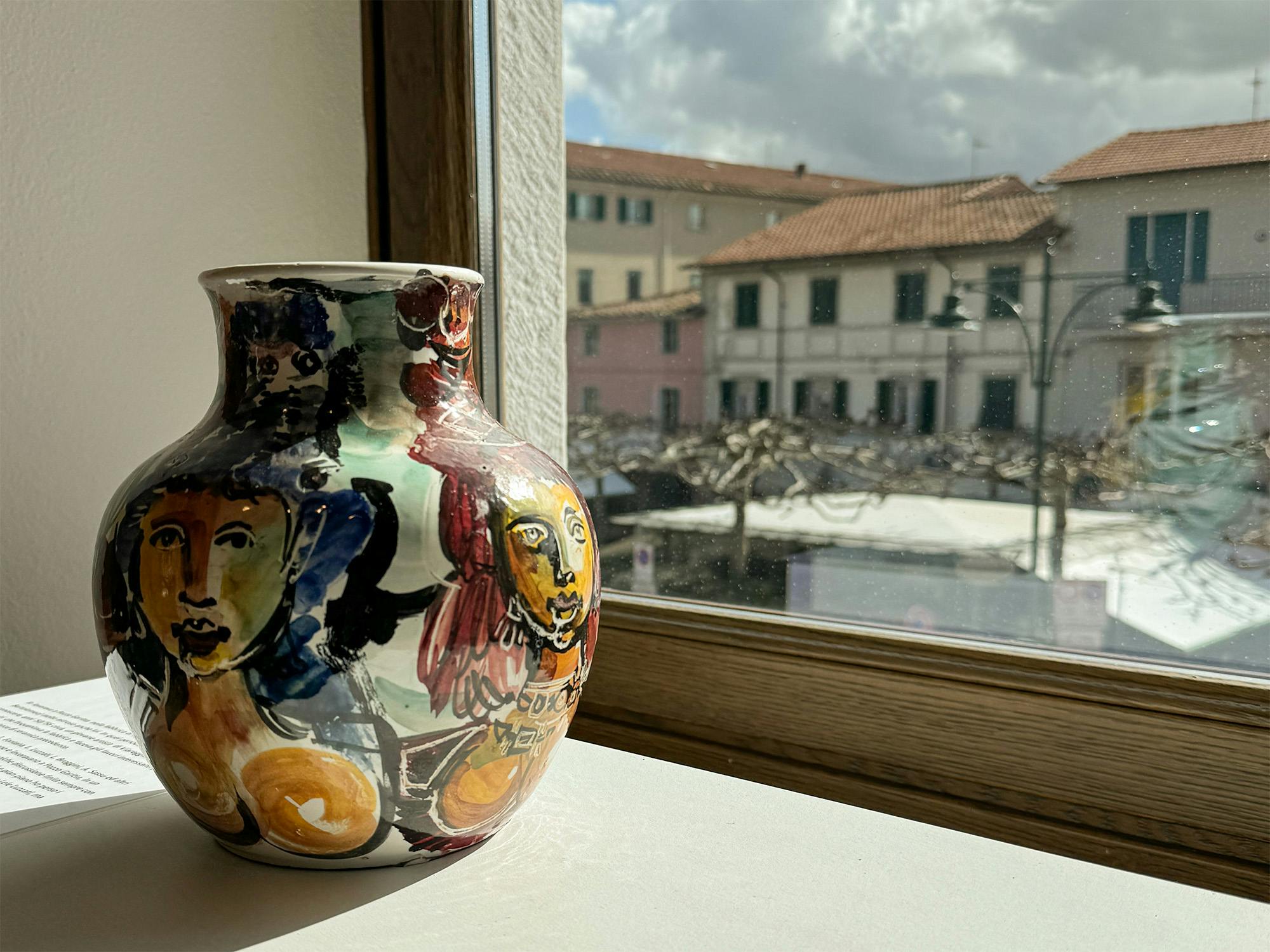 Un'esposizione al Fortino Leopoldo I di Forte dei Marmi