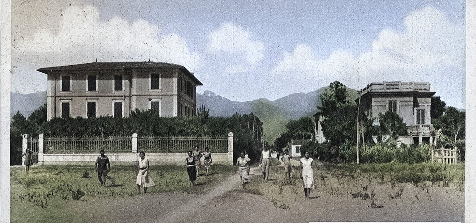 Pensione Alpemare. A destra Villa Soffici Pensione Alpemare. A destra Villa Soffici