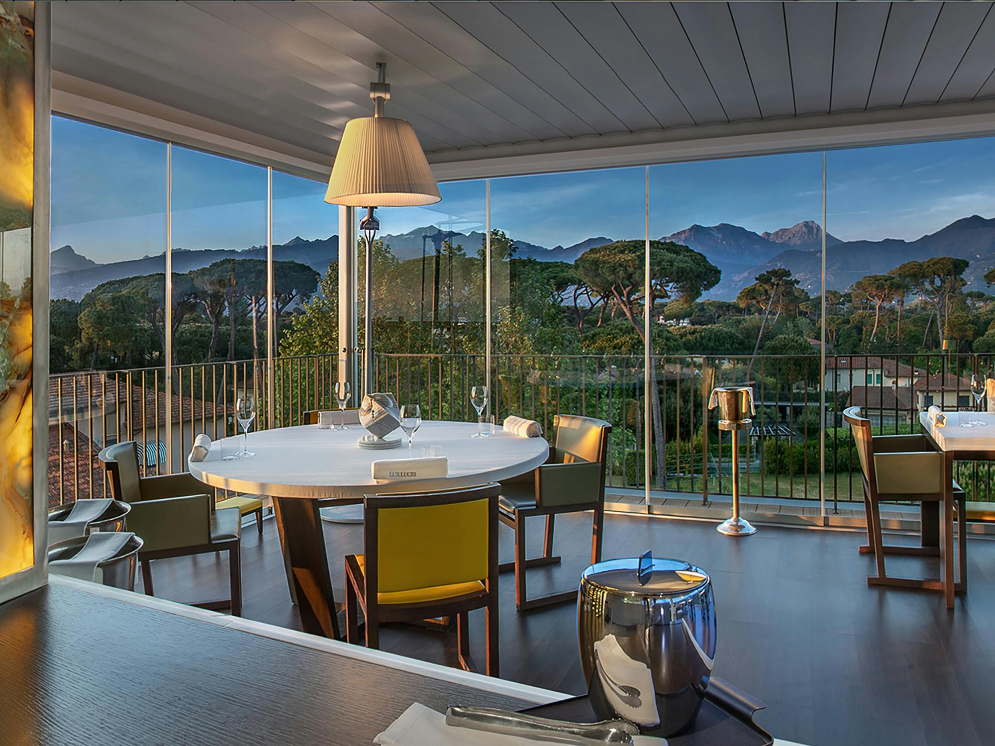 Il ristorante Lux Lucis di Forte dei Marmi