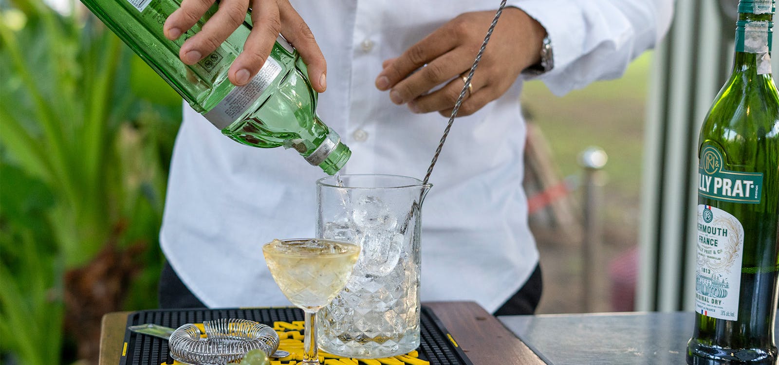 La preparazione di un cocktail La preparazione di un cocktail