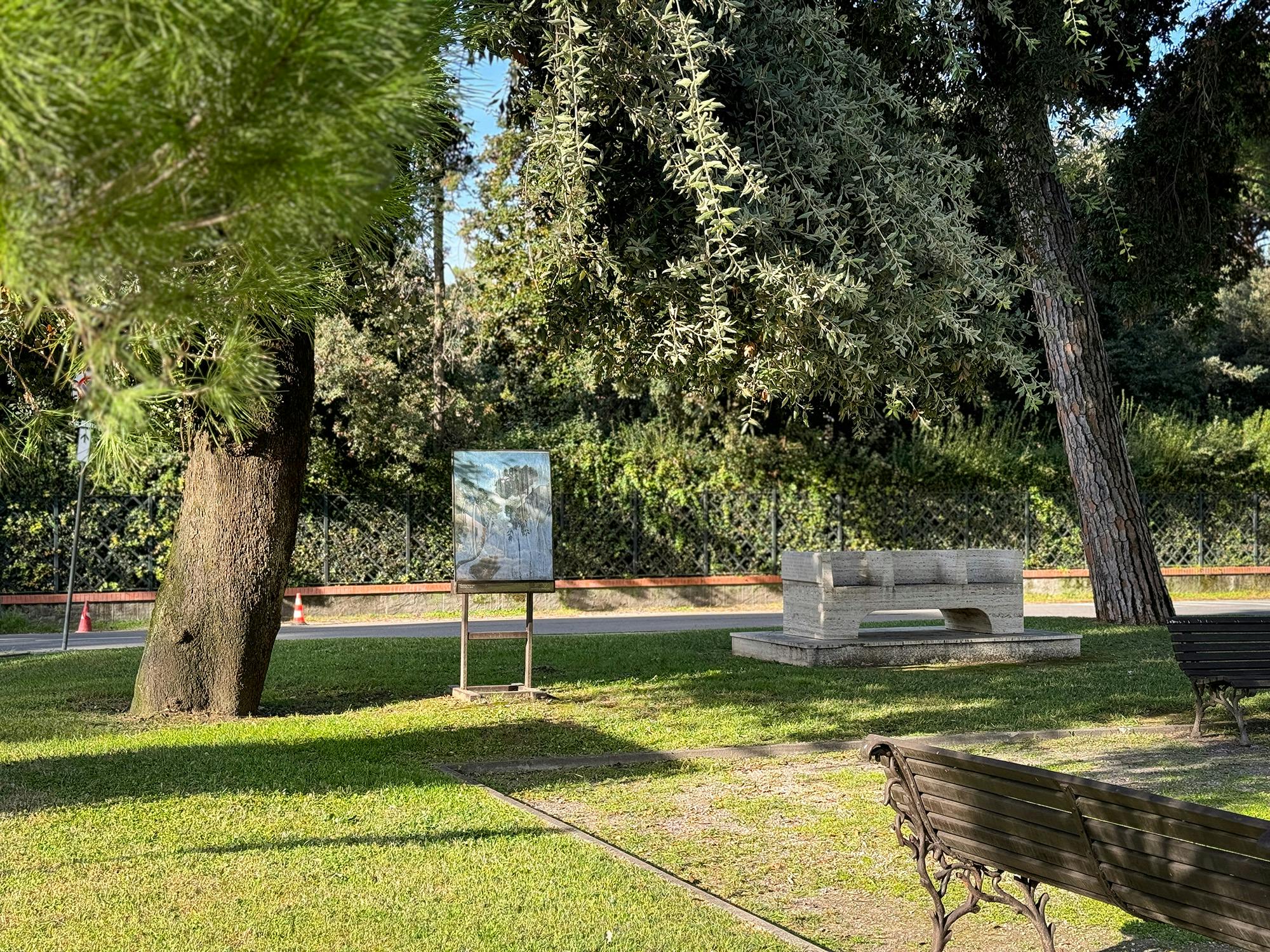 Piazzetta Eugenio Montale con la scultura-panchina di Rosalda Gilardi dedicata al grande poeta