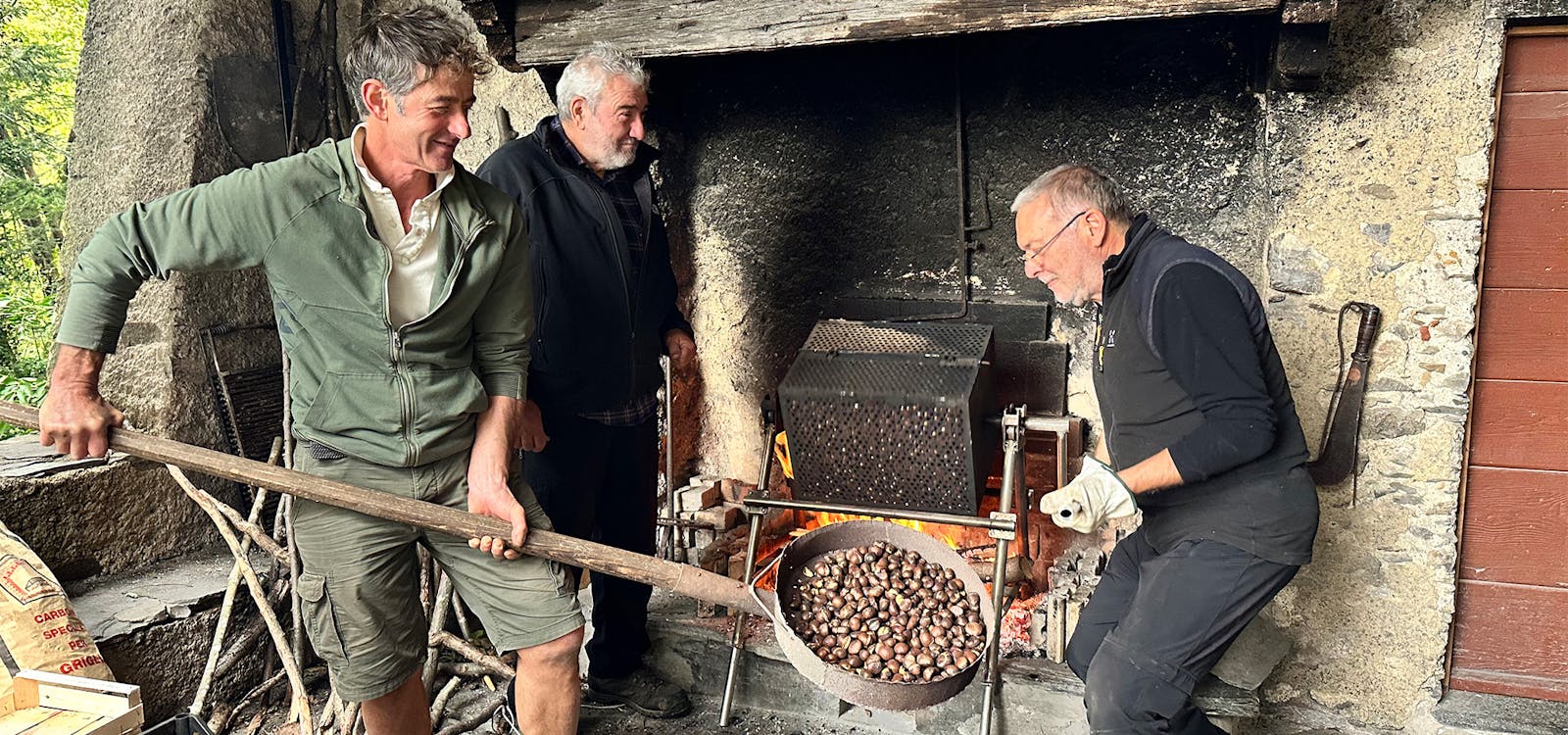 Castagnata al Rifugio Forrte dei Marmi Castagnata al Rifugio Forrte dei Marmi