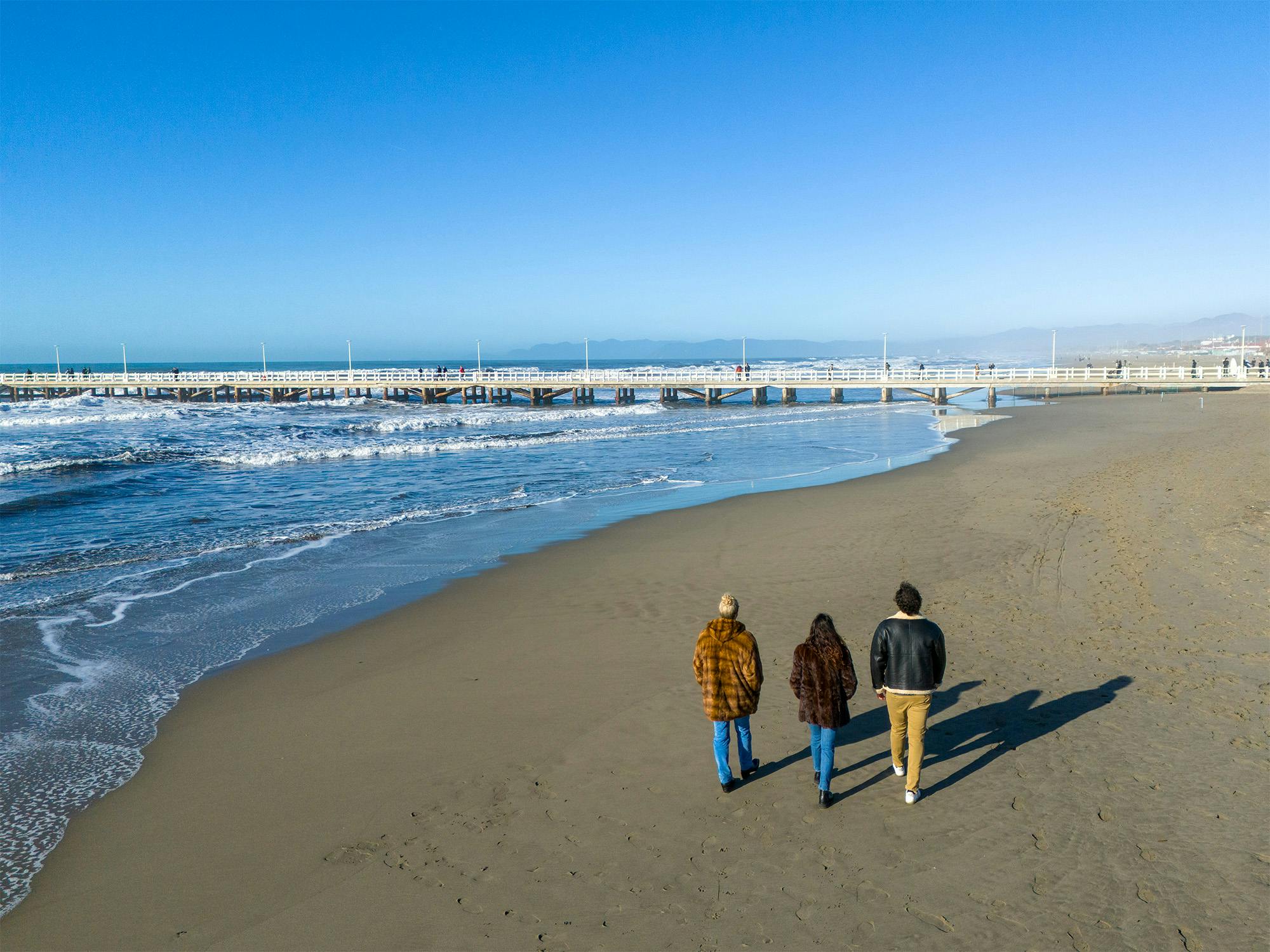 A passeggio sul mare d'inverno