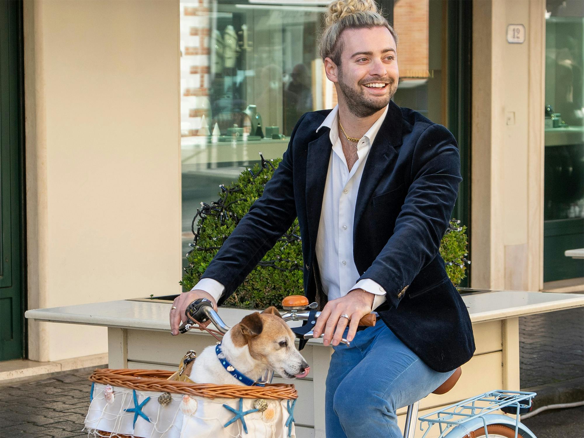 Gironzolando con il cagnolino al Forte