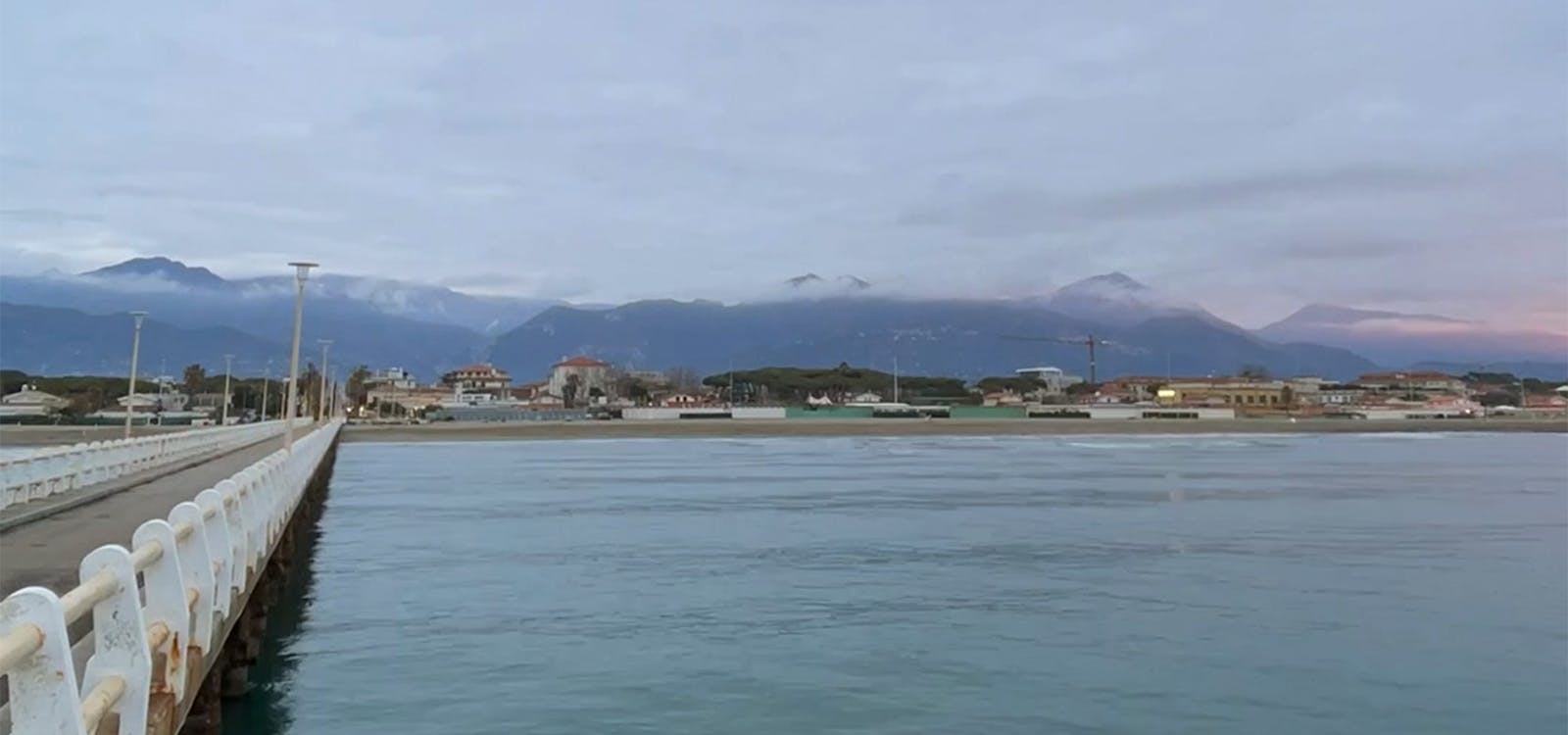 L'alba del primo giorno dell'anno a Forte dei Marmi L'alba del primo giorno dell'anno a Forte dei Marmi