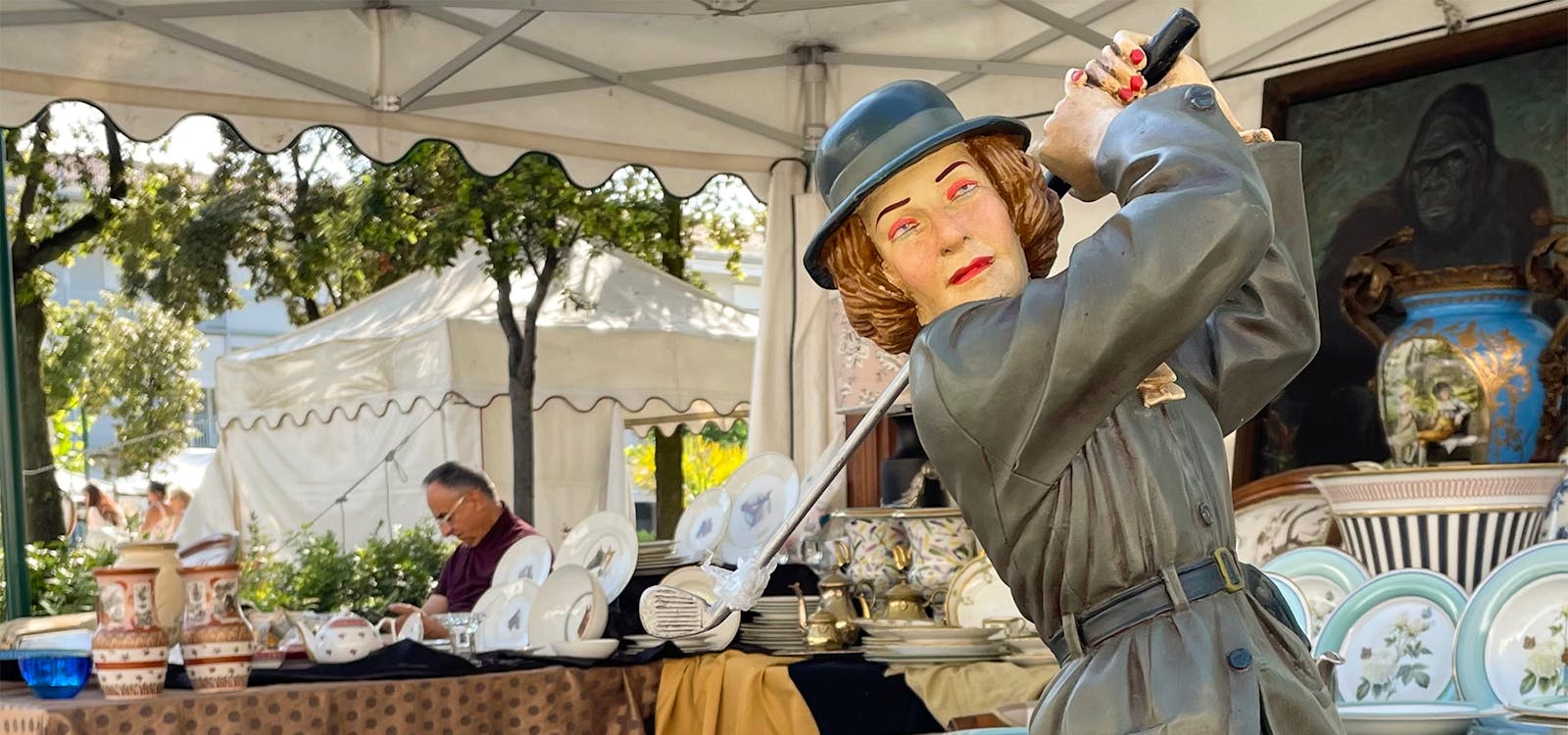 Il mercato antiquario di Forte dei Marmi Il mercato antiquario di Forte dei Marmi