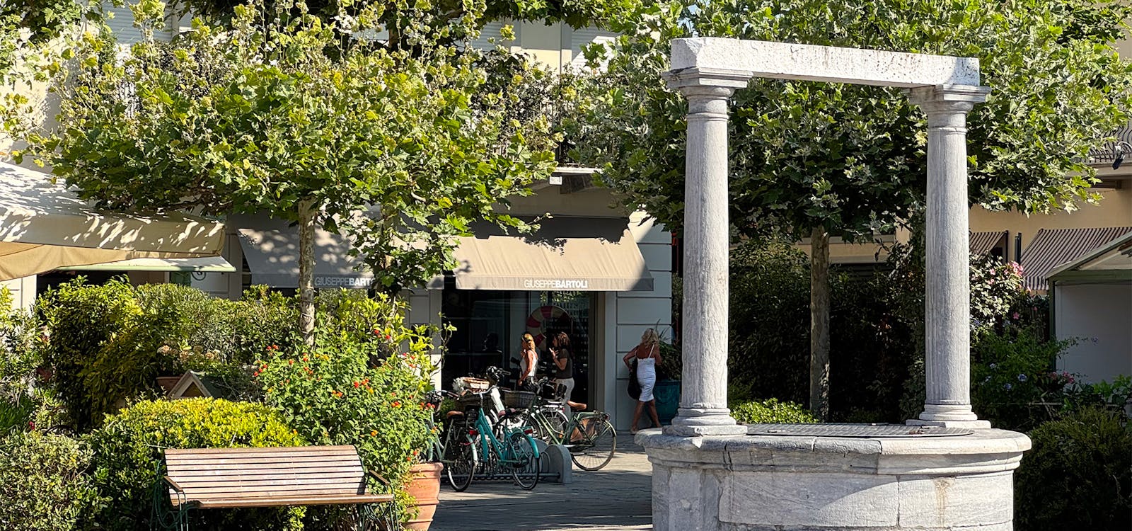 L'antico pozzo di piazza Garibaldi a Forte dei Marmi L'antico pozzo di piazza Garibaldi a Forte dei Marmi