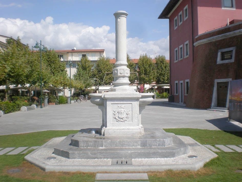 La Fontana di piazza Garibaldi dopo il restauro