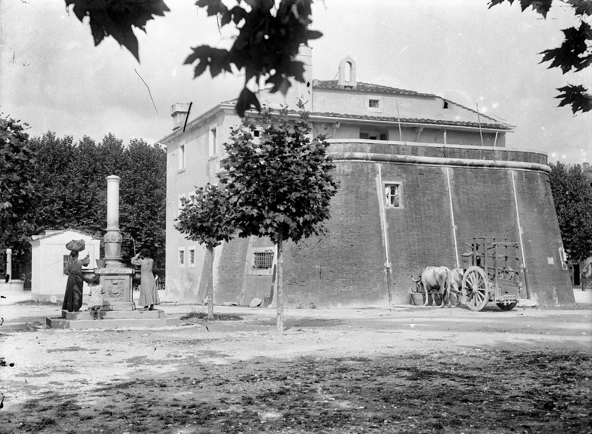 Il Fortino di Forte dei Marmi in una foto scattata nella prima metà del Novecento
