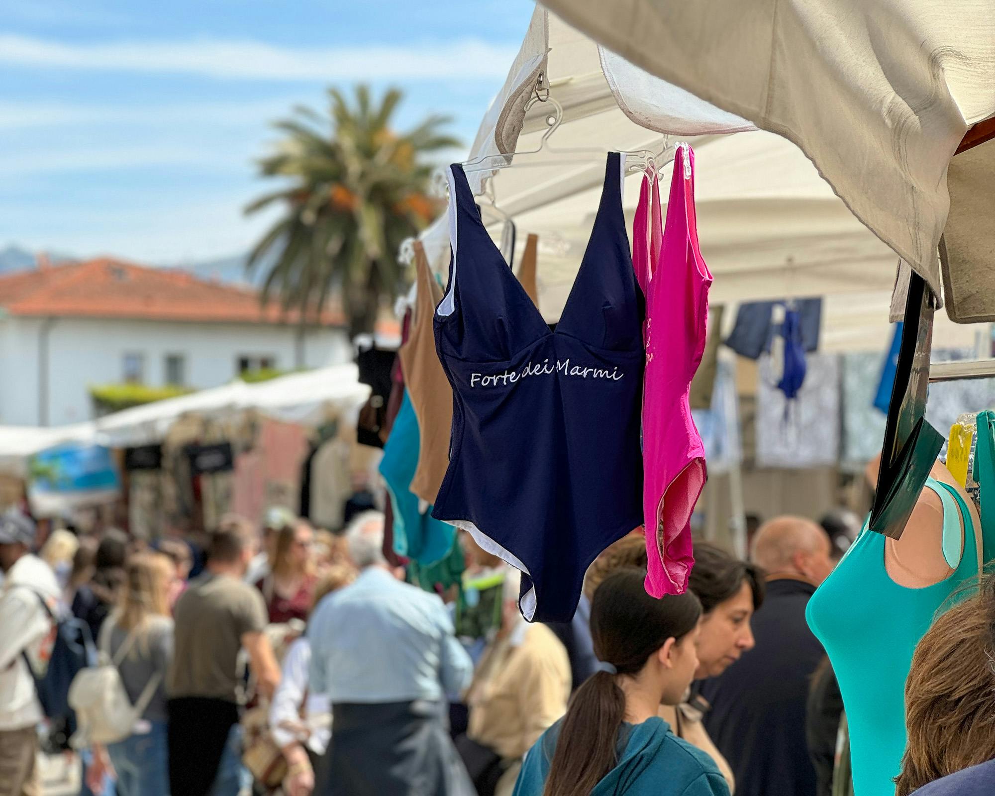Il mercato di Forte dei Marmi a primavera