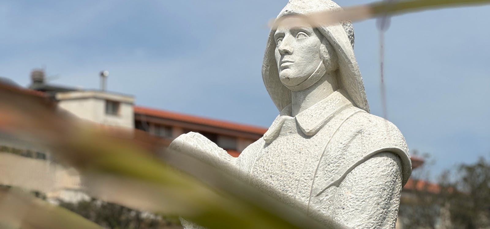 Una scultura di Arturo Dazzi a Forte dei Marmi Una scultura di Arturo Dazzi a Forte dei Marmi