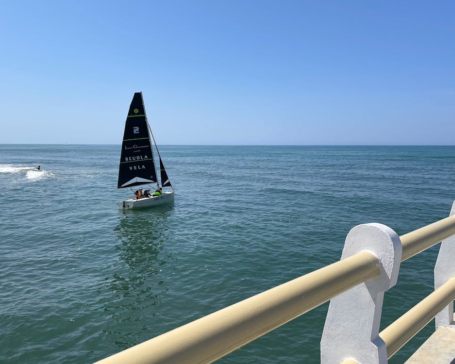 In barca a vela al Forte dei Marmi
