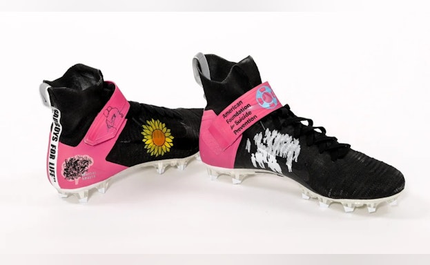 Solomon Thomas cleats