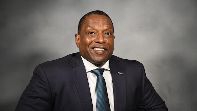Victor Armstrong headshot