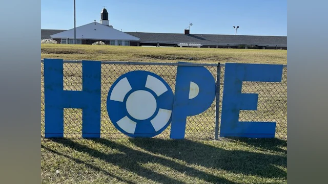 Sign that says hope