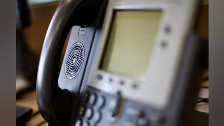 Desk telephone