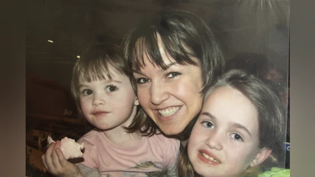 Young Taylor Ryan with her mother, Sabrina Jones.