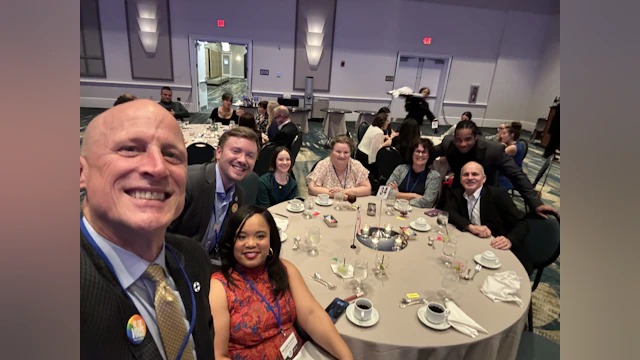 Paul taking a selfie with Tennessee and Alabama staff and volunteer leaders