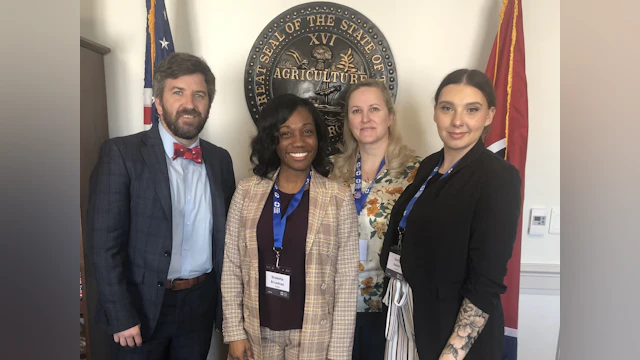 Volunteer Advocates meet with Tennessee legislators