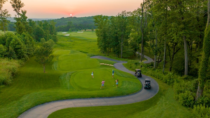 Troubadour 18-hole golf tour