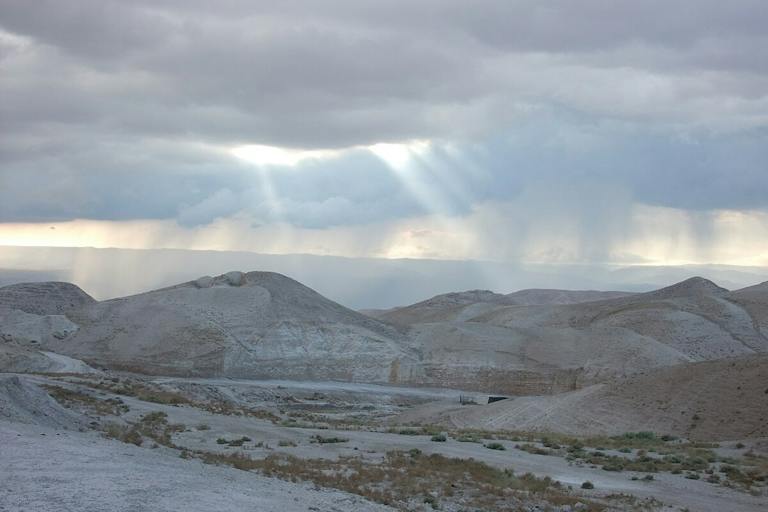 Dror Feitelson, Rain over the Judean Desert. *Wikimedia*. PikiWiki_Israel_40609_rain_in_the_desert
