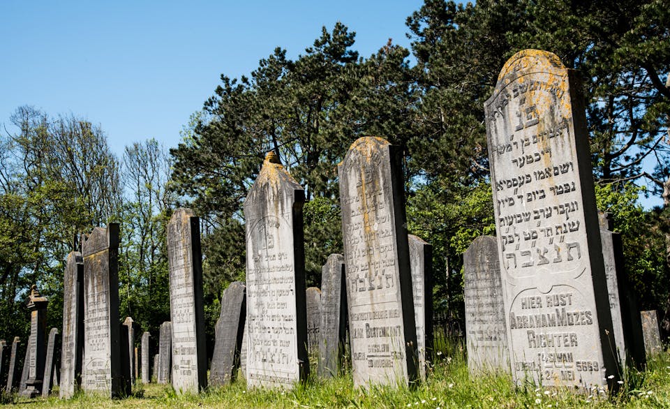 headstone