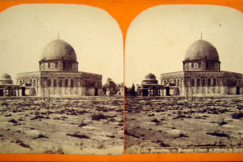 A stereo card of the Dome of the Rock from the late 19th century. *Wikipedia.* Felsendom_photo-2