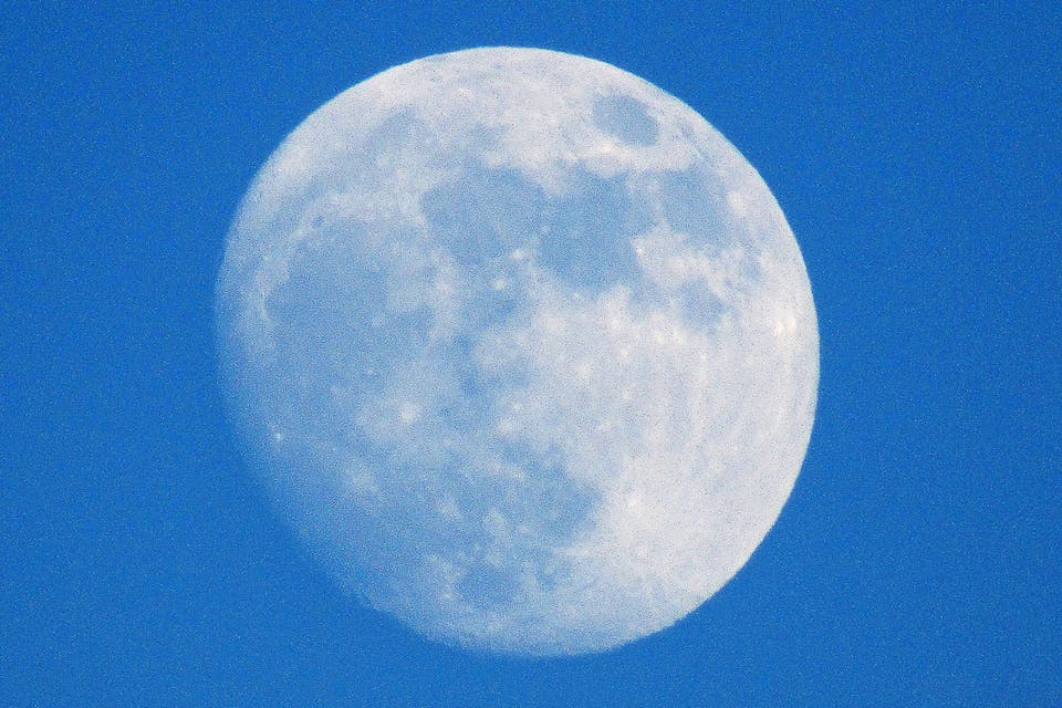 Moon Main