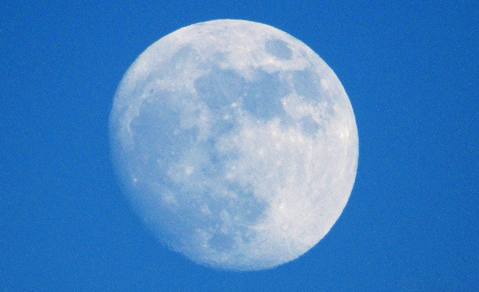 Moon Main