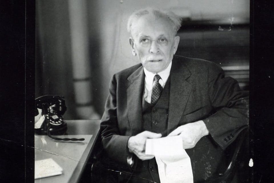 *Abraham Cahan (1860-1951), founding editor of the Yiddish *Forverts*.* Cahan