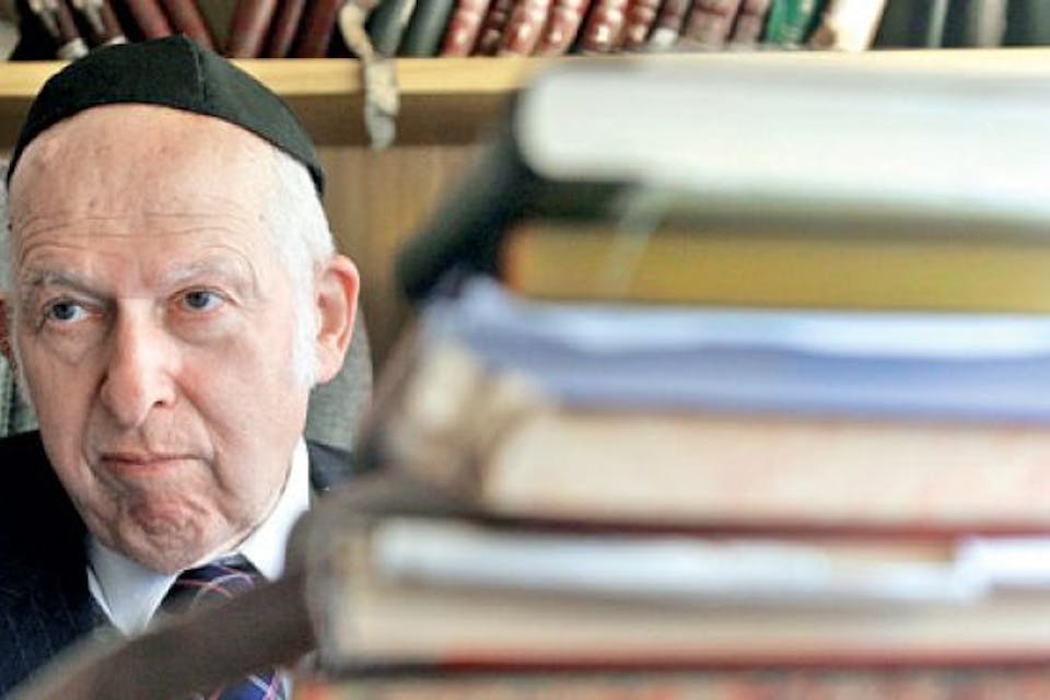3200687456