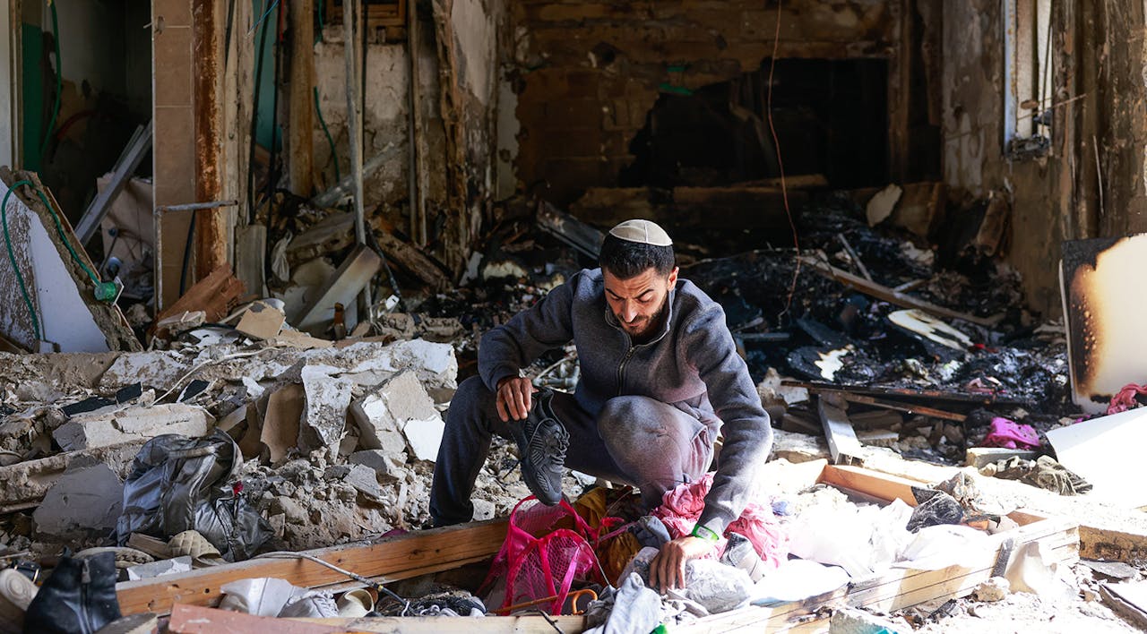 The scene where a rocket fired from the Gaza Strip by Palestinian militants hit an apartment building in the southern Israeli city of Ashkelon. October 9, 2023. *Chaim Goldberg/Flash90*. Silver Gaza War Main