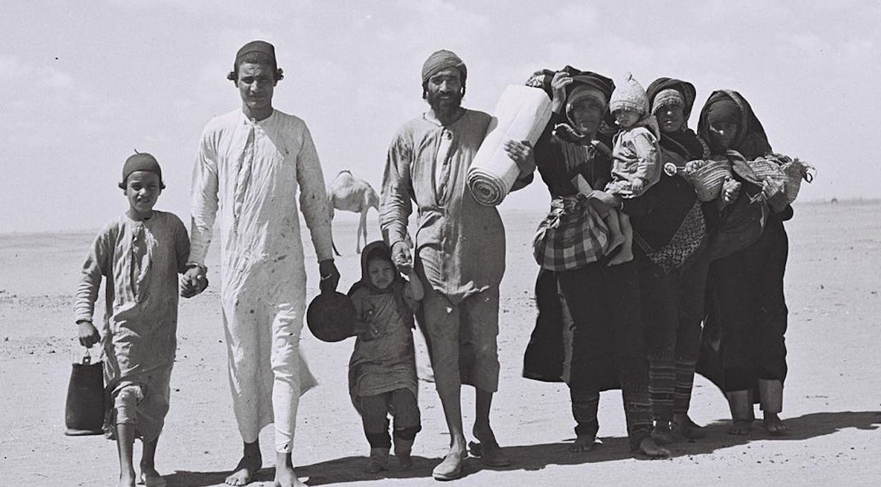 *Yemenite Jews walking to Aden, the site of a transit camp, ahead of their emigration to Israel in 1949.* Zoltan Kluger/Government Press Office. yemenitejewsisrael